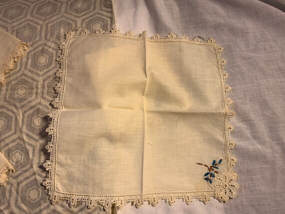 Vintage Lace Embroidery handkerchiefs - image 4