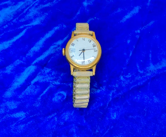 Vintage Gold Timex Wrist Watch - image 6