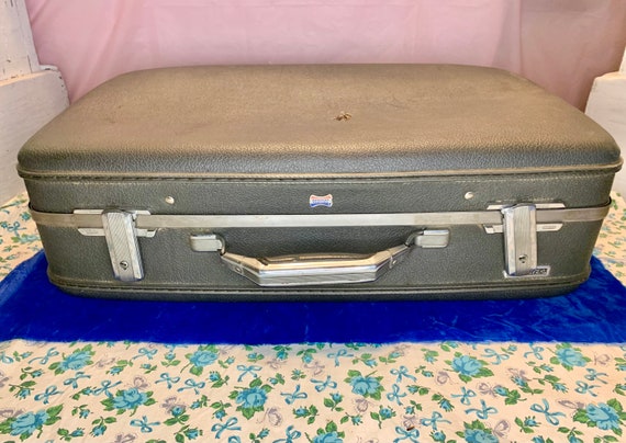 Vintage American Tourister Hard Suitcase. As is . - image 9