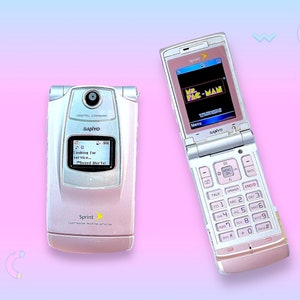 Vintage Y2K roze Sanyo mobiele telefoon met camera. Zeldzaam.Werkt!