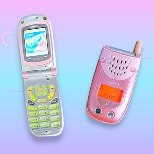 Vintage Y2K Pink Sanyo Camera Flip Cell Phone. Rare.works