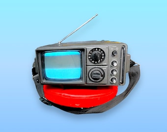 Vintage Portable TV Fernsehgerät.Funktioniert.So wie es ist.