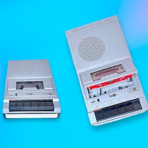 Vintage Cassette Tape Recorder Player.Emerson.