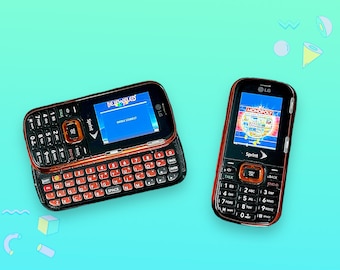 Vintage Y2K Keyboard Slide LG Cell Phone.Rare.Works!