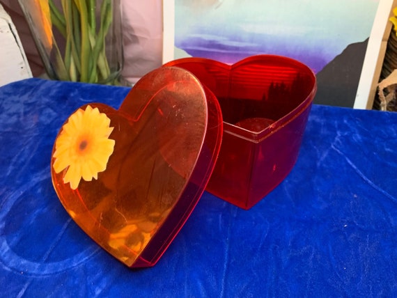 Vintage 90s Clear Heart Jewelry Box. CUTE - image 3