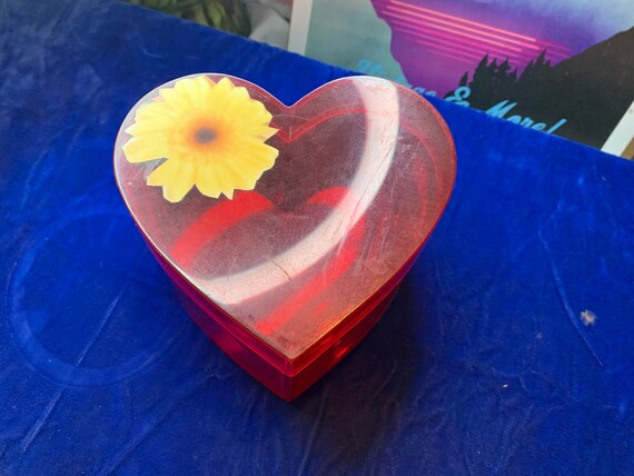 Vintage 90s Clear Heart Jewelry Box. CUTE - image 10