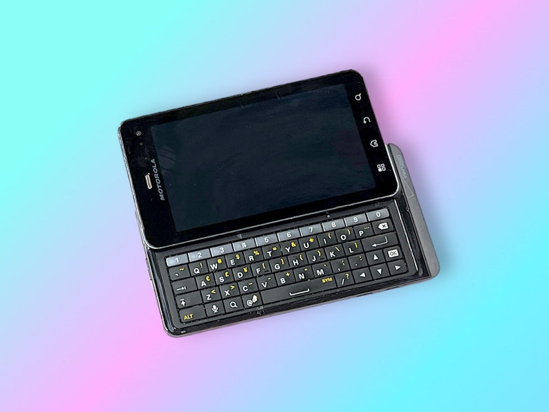 Vintage Motorola Google Keyboard Touchscreen Phone. As Is. image 3