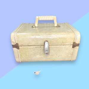 Vintage Mirror Train Case Luggage Lock and key.