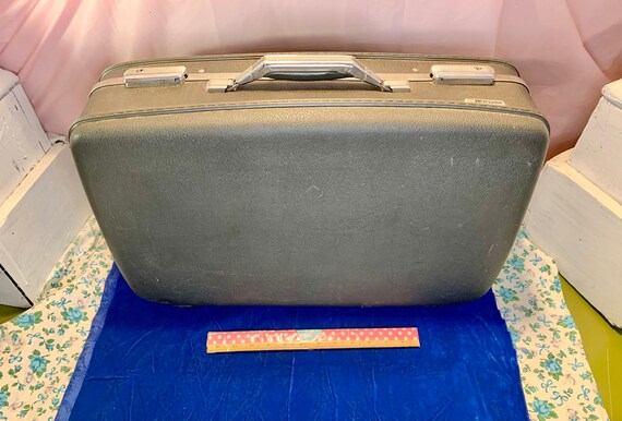 Vintage American Tourister Hard Suitcase. As is . - image 3