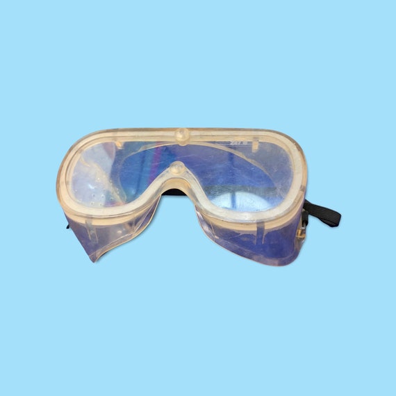 Vintage Clear Plastic Eye Goggles.