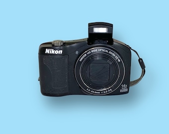 Vintage Nikon CoolPix Digital Camera.As is.