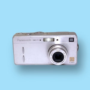 Vintage Y2K Panasonic Digital Camera.