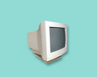 Vintage Y2K Desktop Computer Screen. As Is.