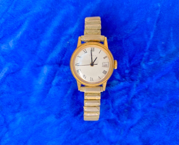 Vintage Gold Timex Wrist Watch - image 2