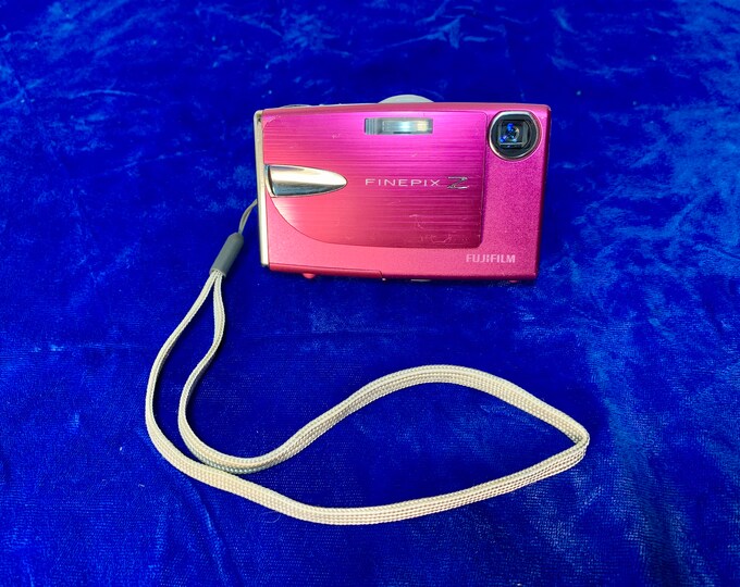 Vintage 2000s Fujifilm Pink Digital Camera. Etsy