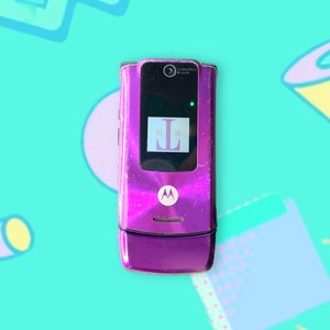 Vintage Y2K Purple Motorola Razor Mobile Flip Cell Phone. Works.
