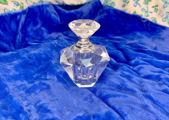 Vintage Crystal Perfume Bottle. - image 3