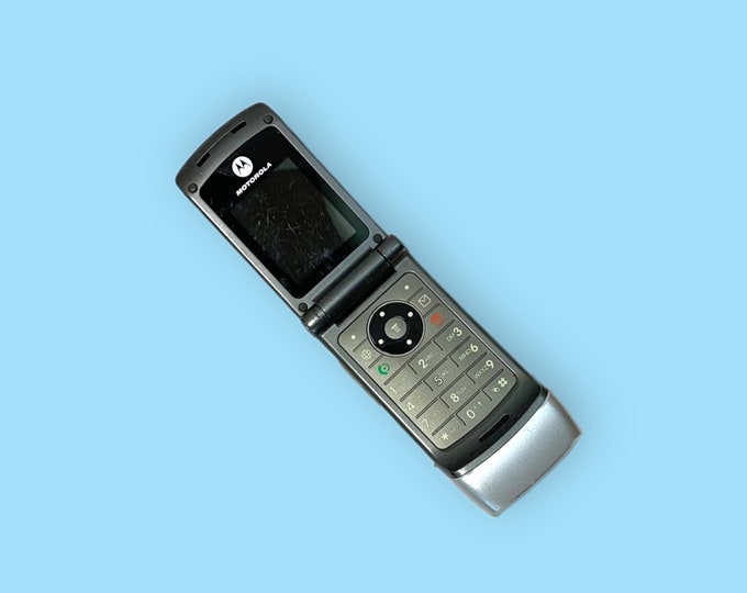 Vintage Y2K Motorola Flip Phone. Etsy