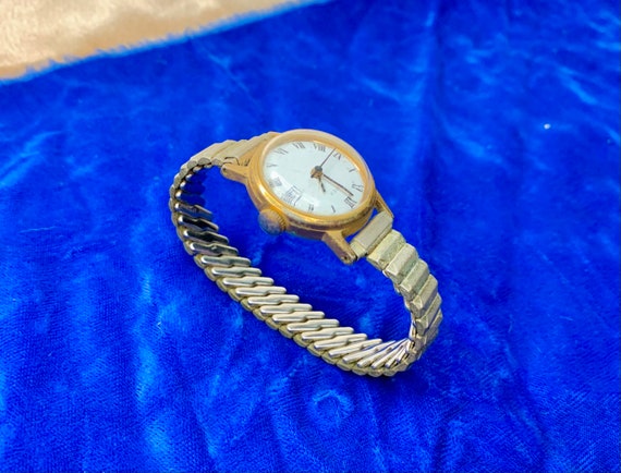 Vintage Gold Timex Wrist Watch - image 4