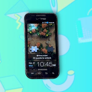 Gammal Samsung Galaxy Android-mobiltelefon från 2000-talet. Fungerar!
