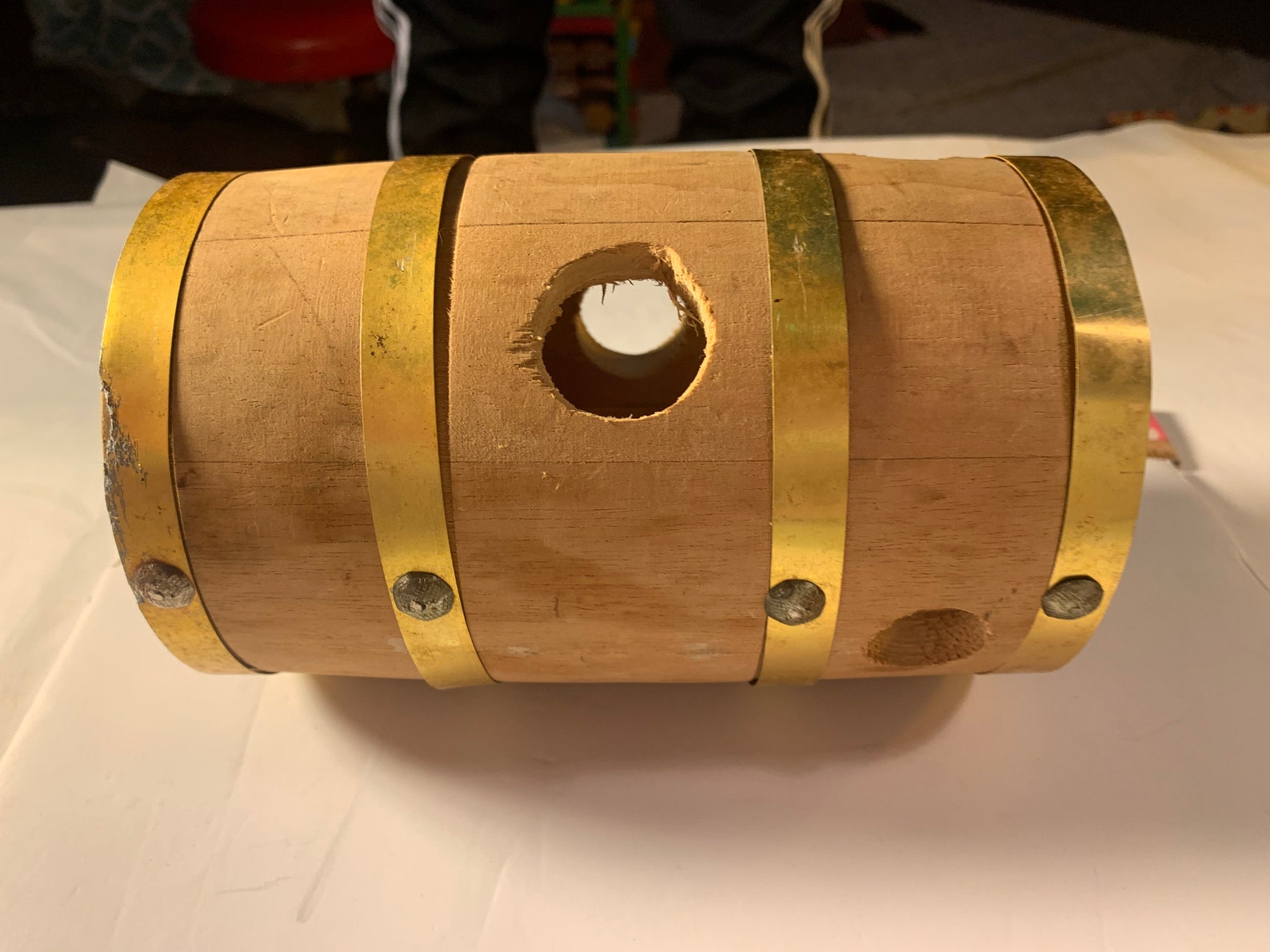 Pequeño barril de madera con agujeros Etsy