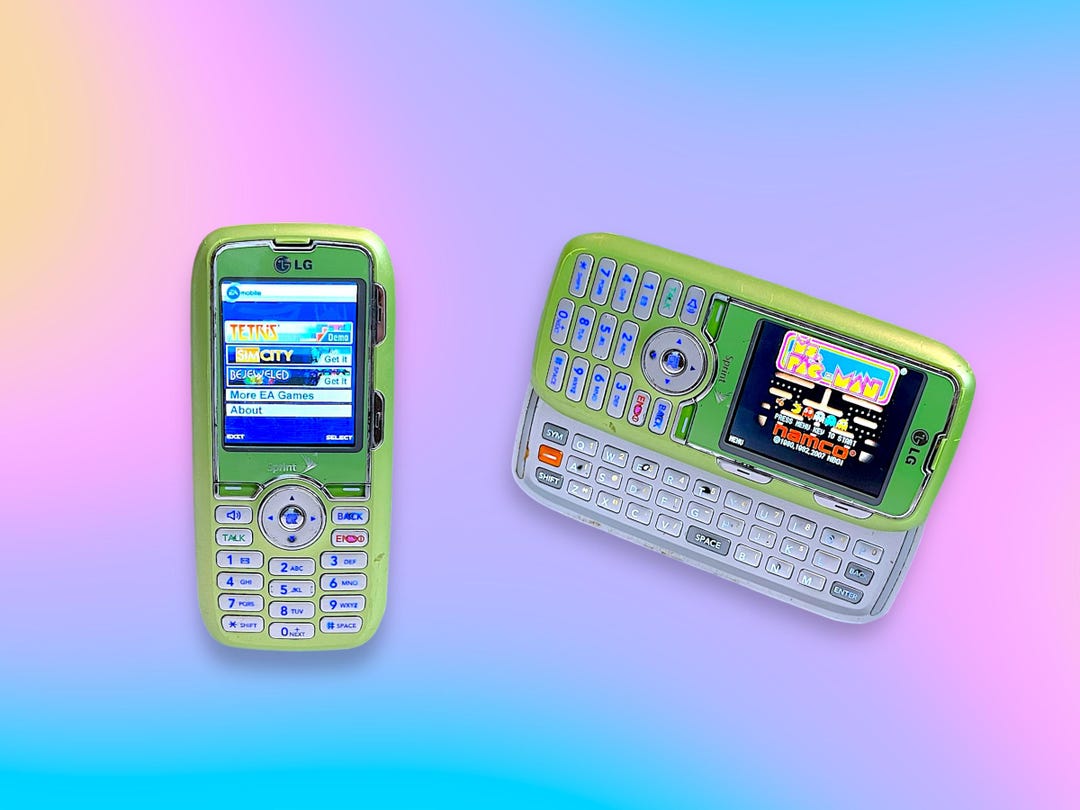 Vintage Y2K Green LG Keyboard Slide Mobile Cell