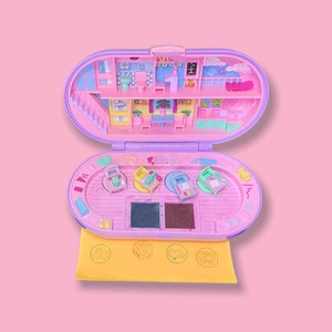 Vintage 90s Pollypockets toy compact with Stamps!
