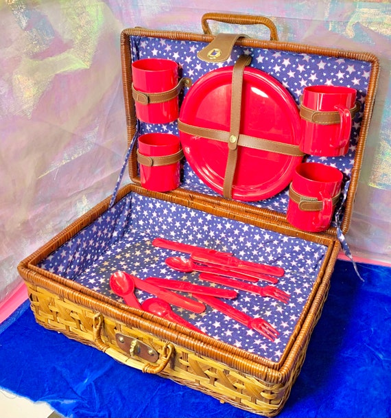 Vintage Picnic Basket With Dishware. Gem