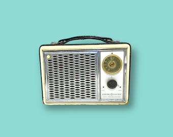 Radio portable vintage General Electric.