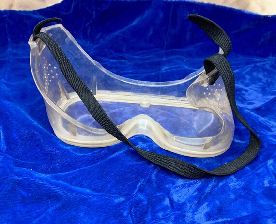 Vintage Clear Plastic Eye Goggles. - image 2