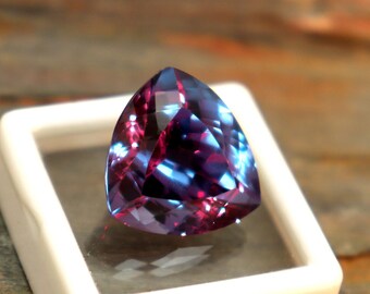 Alexandrite AAA+ à changement de couleur, pierre non chauffée, non traitée, alexandrite en vrac, taille de 10 carats, taille trillion, Alexandrite certifiée, facette