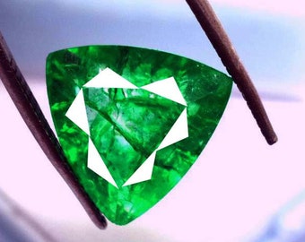 8 Carats Columbian Emerald Trillion Cut Faceted Certified Emerald Loose Emerald Stone Natural Emerald Stone Emerald Ring Emerald Pendant