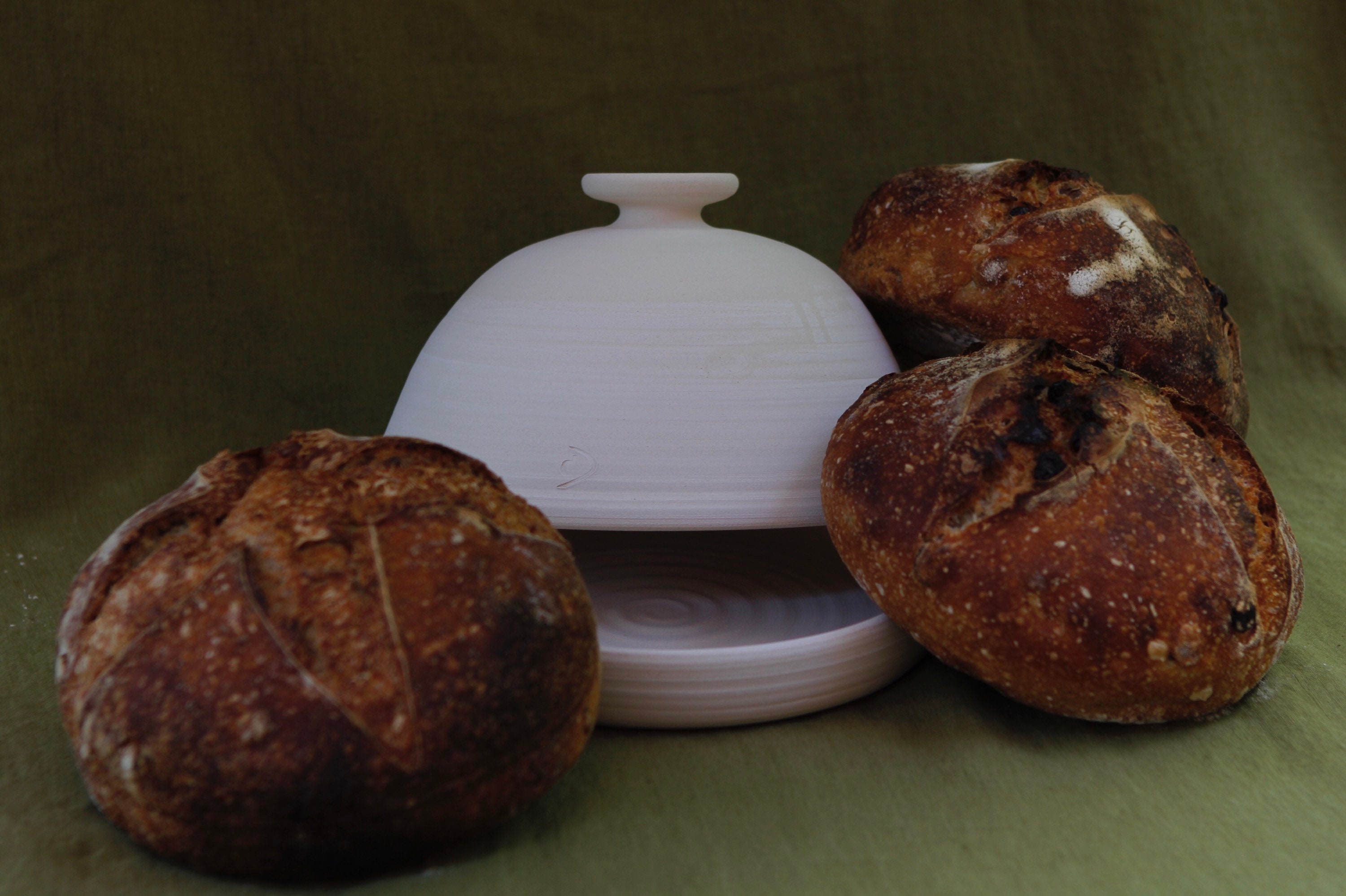 Stoneware La Cloche® Glazed Bread Baker