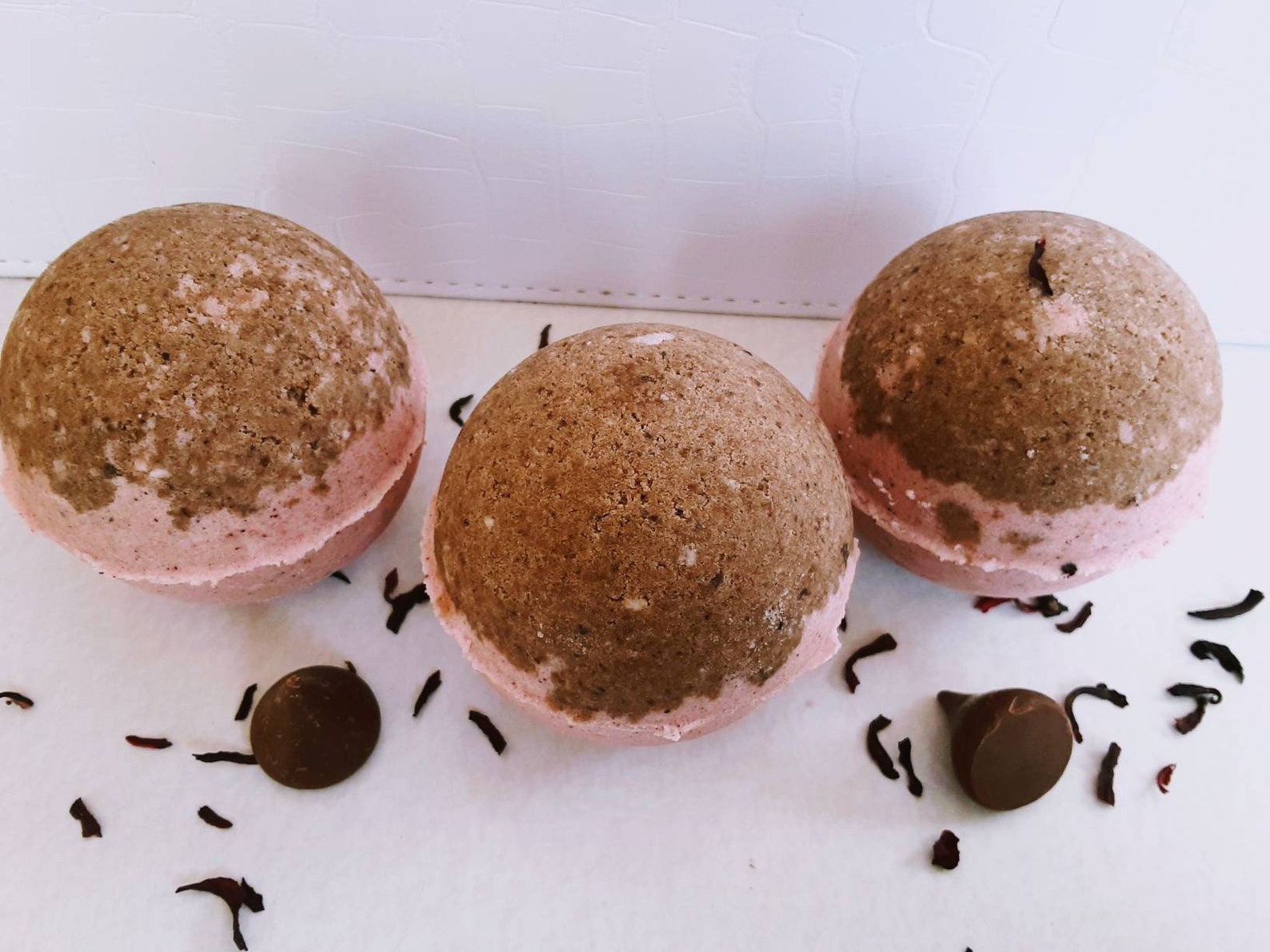 Zero-waste valentine’s day gift ideas – growing green Chocolate covered strawberry bath bombs Valentine's day | Etsy