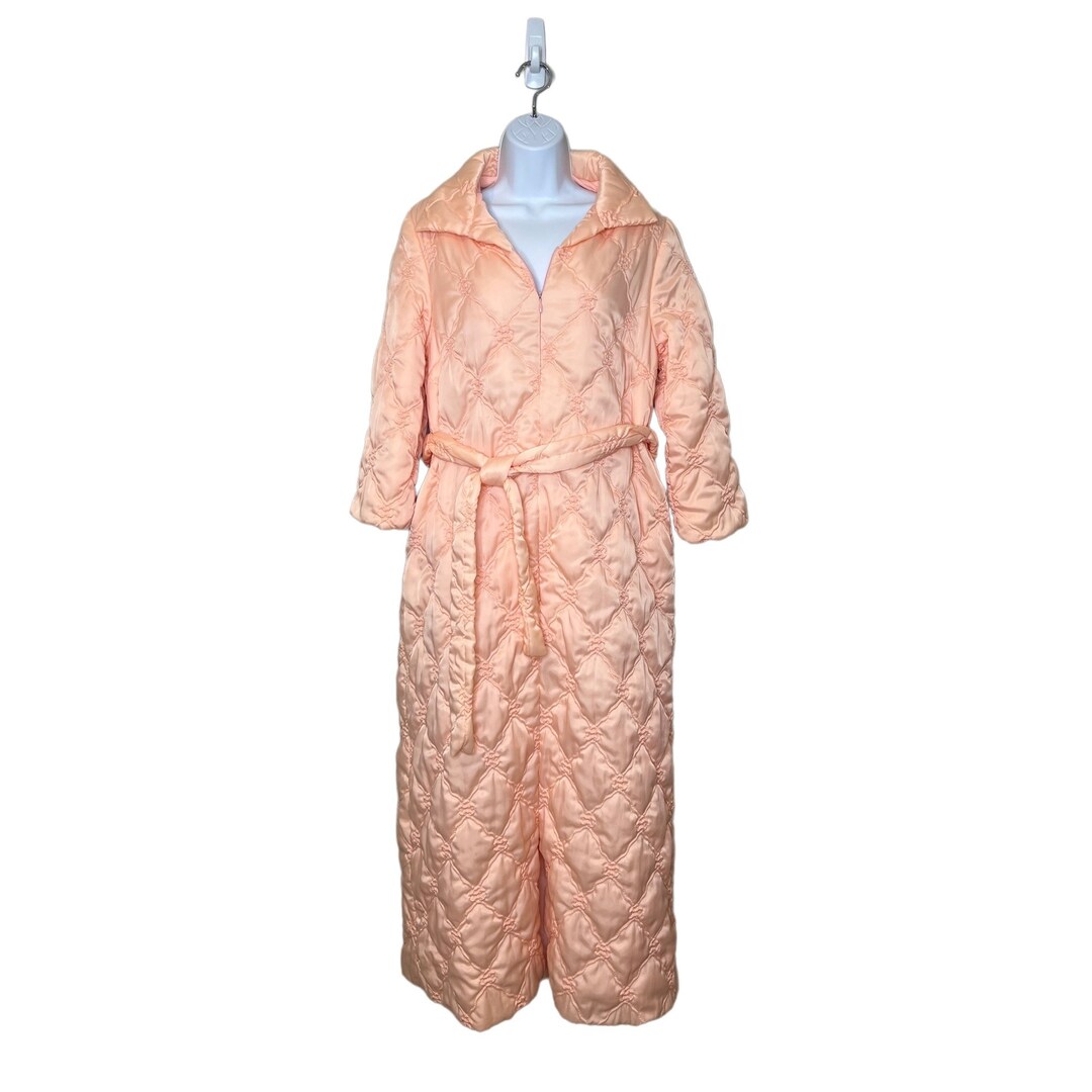 Vintage 70s Peach Quilted Nylon Robe Long Size Medium Half Zip House