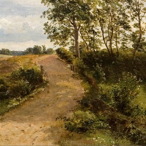 K&ouml;nnte beinhalten: Ein Gem&auml;lde, das einen unbefestigten Weg zeigt, der sich durch ein Feld schl&auml;ngelt, mit B&auml;umen an beiden Seiten. Der Himmel ist bew&ouml;lkt und der Weg f&uuml;hrt zu einem fernen Horizont.