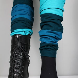 Leg warmers made of elastic viscose jersey Petrol/Türkis