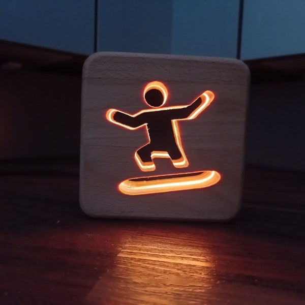 Snowboarder Deko Holz LED Nachtlicht / Tischlicht - Snowboard Deko - Holz Deko - Holz Tischlicht - Snowboard Hobby Geschenk - USB-C