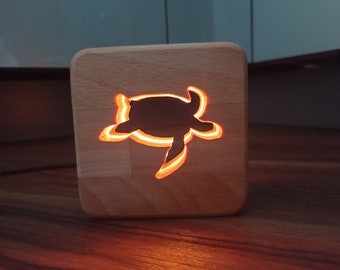 Decoración de Madera Tortuga - Luz Nocturna LED de Madera Decorativa Tortuga - Luz de Mesa de Madera Decorativa Tortuga - Deco LED Turle - Decoración de Madera - USB-C