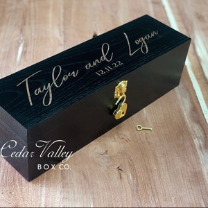 Engraved Oak Wine Box with Lock, Ceremony Box, Love Letter Box, Wedding Gift, Wine Capsule, Wood Wine Box, Ceremony, Bride