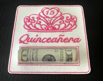 ¡Portamonedas para el 15.° cumpleaños de una quinceañera! ¡Regale dinero a esa chica especial en su 15.° cumpleaños! Se le agregaron dos brillantes diamantes de imitación.