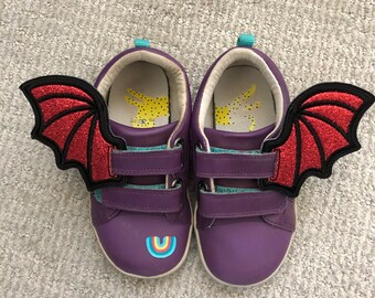 Bat Wings for Shoes with Velcro straps! You’re kids are going to love these to decorate their shoes! Great gift to take to a birthday party!