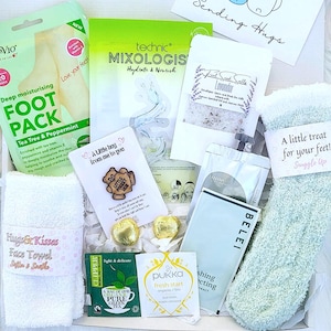 ME TIME Cosy Socks Relaxing Spa Gift Hamper, Pick me up Spa Gift, Self Care Pamper Hamper, Birthday Spa Pamper Hamper Gift Set for Her