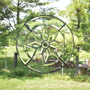 Round Beveled Window with Interior Beveled Star