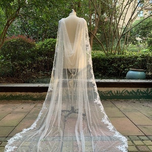 Braut Cape Schleier Kathedrale Spitze Hochzeitskleid Umhang Accessoire Weiß/Elfenbein Lange Braut Perlen Umhang