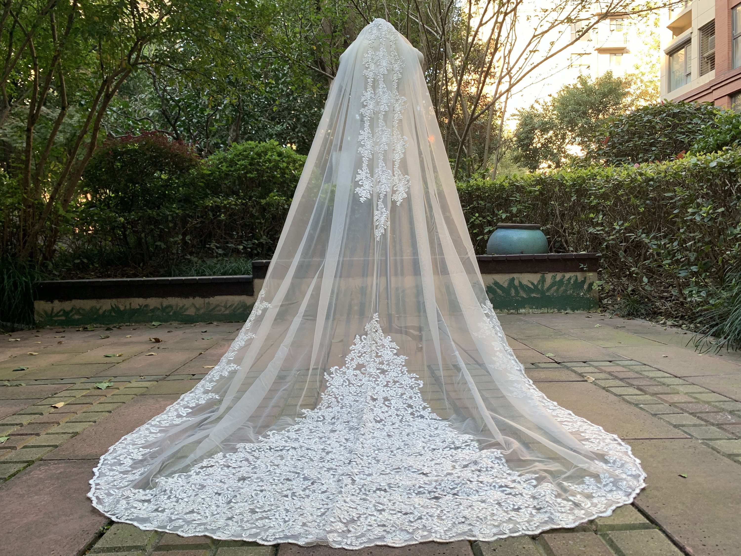 TOPQUEEN V70 Lace Edge Bride Veil 3m Cathedral Length Wedding Veil with Comb  Bridal Veils Long Cathedral Style Spanish Lace