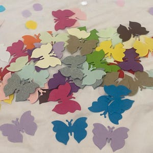 Confeti de papel con forma de mariposa de varios colores para esparcir en la mesa. - Decoraciones para fiestas, accesorios fotográficos, exhibiciones, álbumes de recortes, arte y adornos.