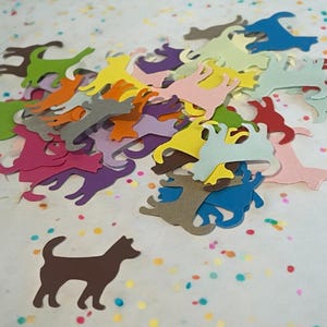 Papieren kattenstrooiselconfetti met gemengde kleuren. - Feestdecoraties, fotorekwisieten, displays, plakboeken, kunst en versieringen.