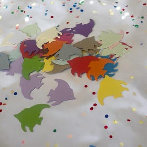 Veelkleurige papieren visconfetti. - Feestdecoraties, fotorekwisieten, displays, plakboeken, kunst en versieringen.