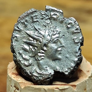 Tetricus II Roman coins AE3, Very Fine 3rd century ancient Antoninianus